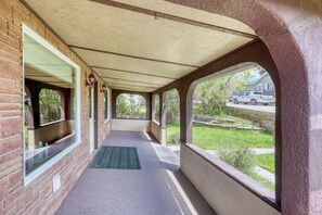 Property grounds - Spacious Lead Home W/ 2 full connected units w/ option of privacy (Lead)