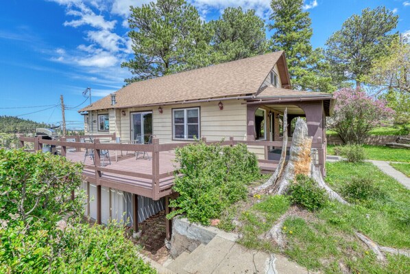 Exterior - Spacious Lead Home W/ 2 full connected units w/ option of privacy (Lead)