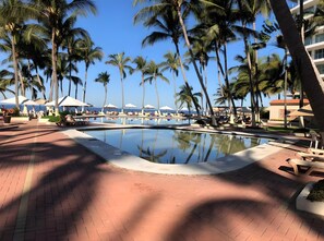 Outdoor pool - Marina Suites by Andiani Travel (Nuevo Nayarit)