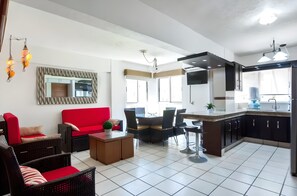 Living area - Marina Suites by Andiani Travel (Nuevo Nayarit)