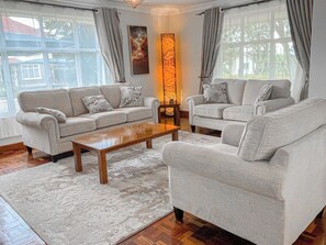 Smart TV, lettore DVD, libri