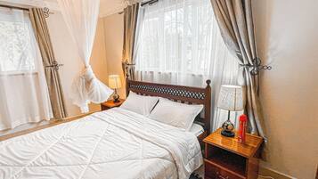 3 bedrooms, in-room safe, desk, WiFi