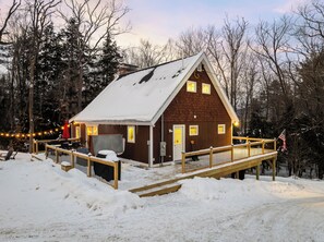 Exterior - White Cap Cabin, Dog Friendly Chalet including a Game Room, Hot Tub, Fireplace (Conway)