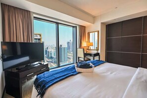 2 bedrooms, desk, iron/ironing board, WiFi - Luxury Marina 1-Bedroom - 5-star Hotel Amenities (Dubai)