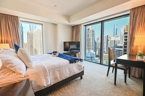 2 bedrooms, desk, iron/ironing board, WiFi