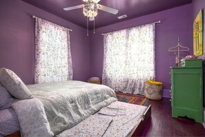 3 bedrooms, desk, iron/ironing board, free WiFi