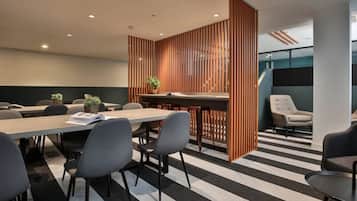 Coin salon dans le hall