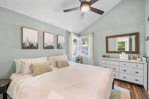 3 bedrooms, desk, iron/ironing board, travel crib