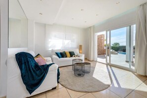 TV - Villa by Ibiza / Pool, Sea views, sundown, bbq (Sant Josep de sa Talaia)