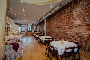 Interior - The Belmont Hotel (Port Townsend)