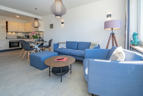 Fernseher, Stereoanlage