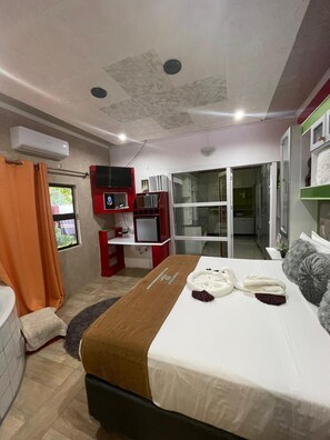 1 slaapkamer, een strijkplank/strijkijzer, wifi, beddengoed