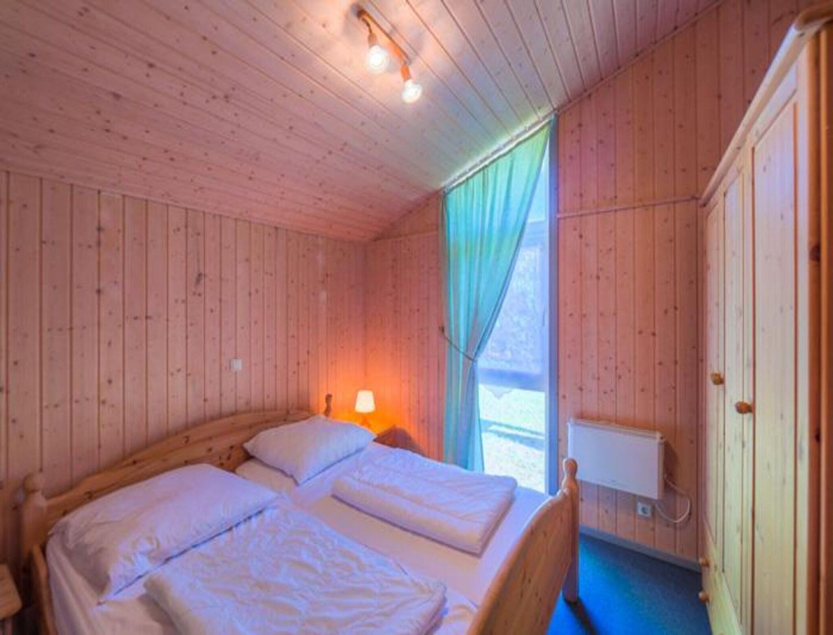Rumah | 2 kamar tidur dan dilengkapi dengan perabotan berbeda-beda