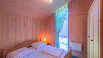 Rumah | 2 kamar tidur dan dilengkapi dengan perabotan berbeda-beda
