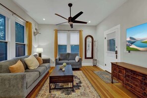 Smart TV, video games