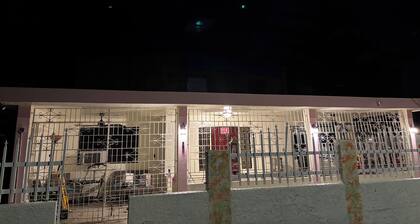 Claveles De Amor-Charming 3-bedroom house in wonderful Toa Baja with WiFi, AC,