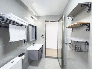 Family Apartment, 2 Bedrooms, Balcony, City View | Bathroom | Shower, free toiletries, hair dryer, soap - Winchester Garden (Nairobi)