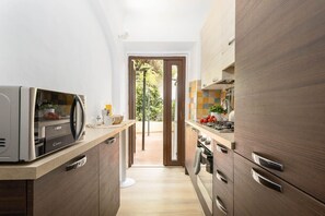 Fridge, microwave, oven, stovetop - The Patio House (Firenze)