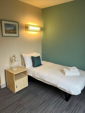 Standard Single Room | Desk, laptop workspace, soundproofing, iron/ironing board