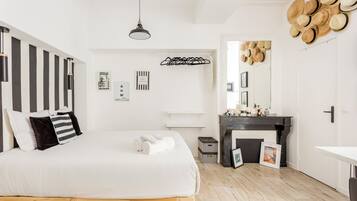 Studio, Courtyard View | Free WiFi