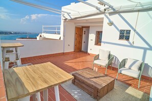 Terrace/patio - La Plaza Hostal (Peniscola)