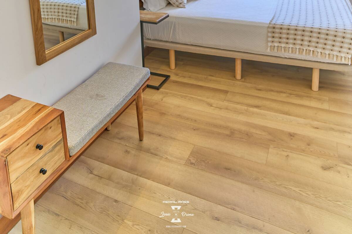 In-room safe, soundproofing, iron/ironing board, free WiFi