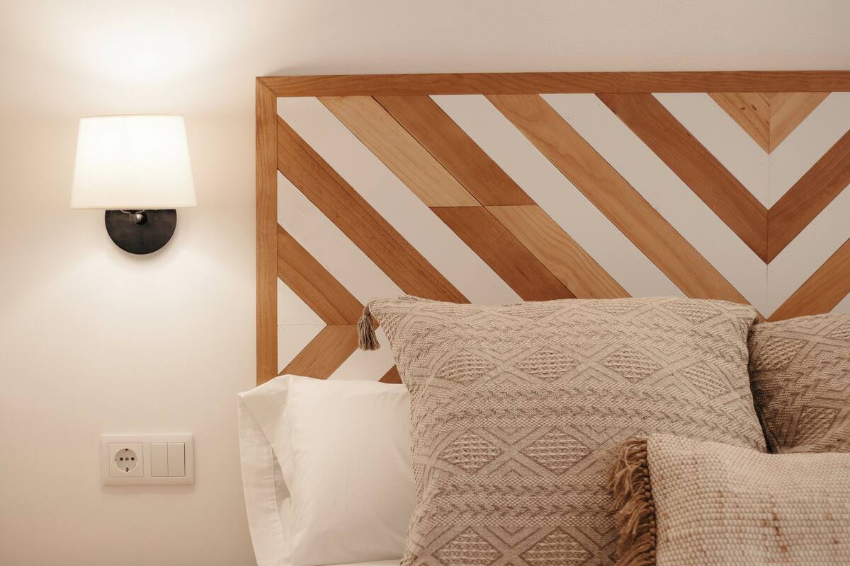 In-room safe, soundproofing, iron/ironing board, free WiFi