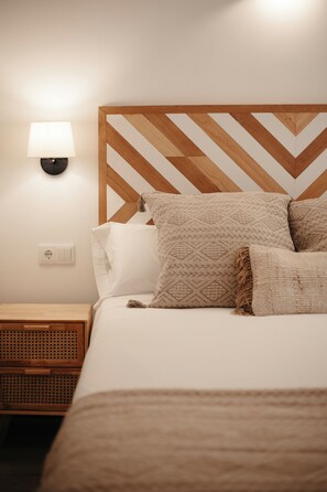 Kahden hengen comfort-huone, parveke | Tallelokero huoneessa, yksilöllisesti sisustettu