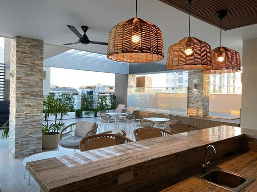 3-bedroom apartment in delightful Santo Domingo with pool,WiFi, fitness room