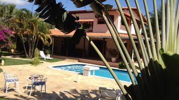 Fachada da propriedade