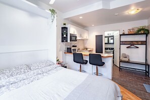 Fer et planche à repasser, Wi-Fi gratuit, draps fournis