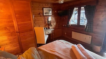 Cabin | 1 phòng ngủ, bộ trải giường