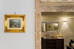 Sudah termasuk sarapan prasmanan setiap hari