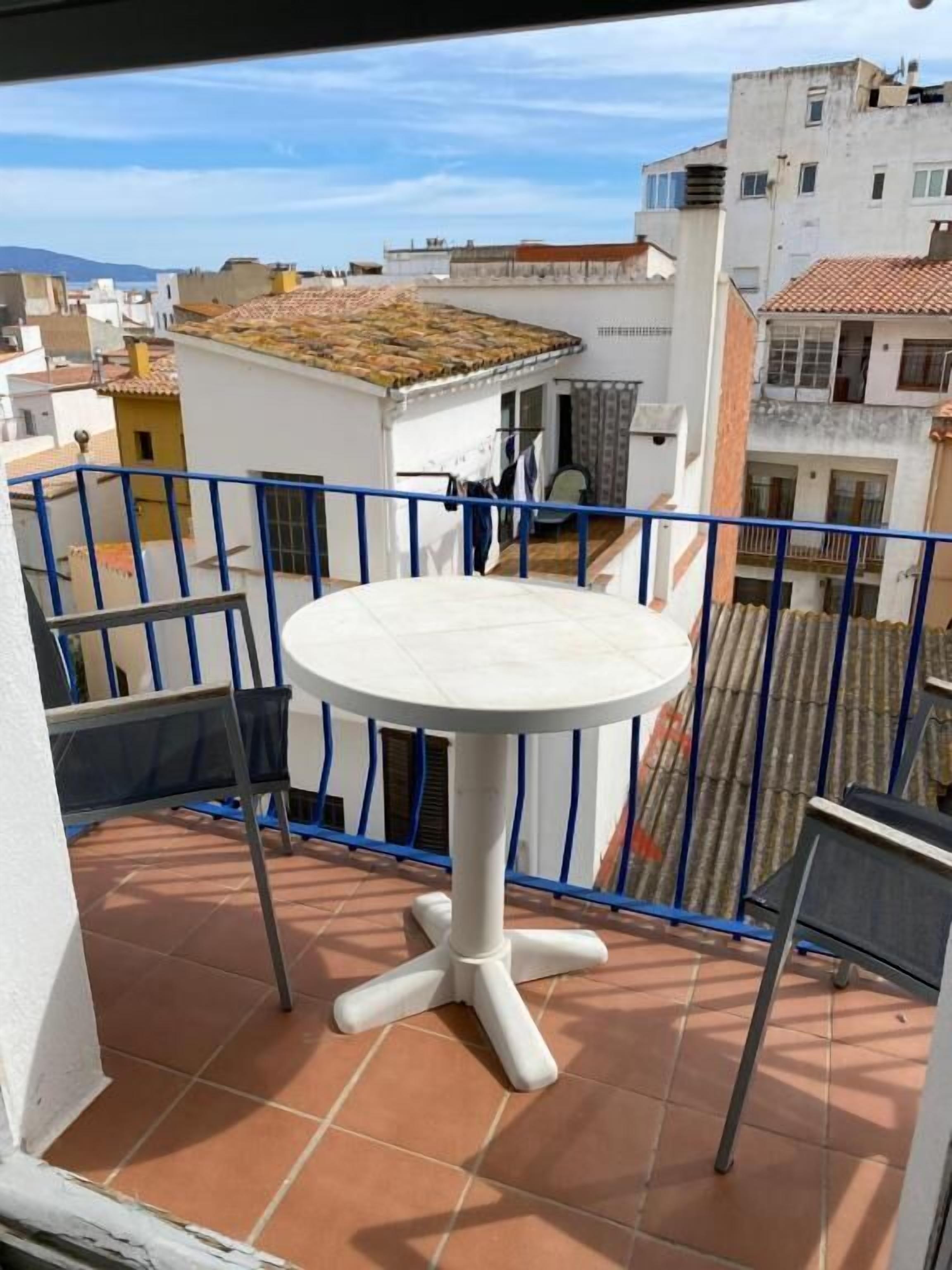 Quarto duplo luxo, sacada, vista para a cidade | Sacada