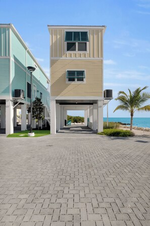 Exterior - Pet Friendly 2BR/2BA Steps from the Water’s Edge with Unparalleled Sunrises (Islamorada)