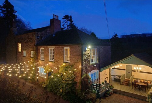Country House in the Wye Valley with Spectacular Views. 40 mins from Cheltenham