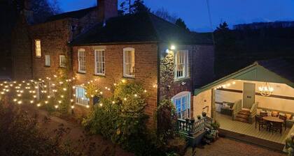 Country House in the Wye Valley with Spectacular Views. 40 mins from Cheltenham