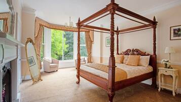 7 bedrooms, iron/ironing board, WiFi, bed sheets