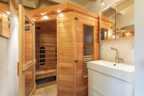 House | Bathroom