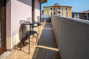 Outdoor dining - Apartment with garage near the center of Verona (Verona)