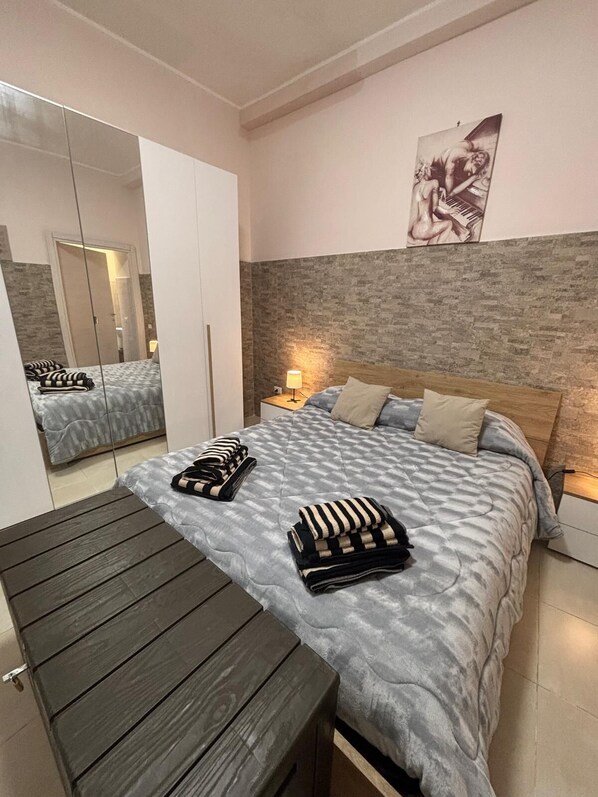 3 bedrooms, desk, iron/ironing board, WiFi - Pancho House Catania (Catania)