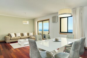 Flat-screen TV - IVIS Home By HR Madeira (Funchal)