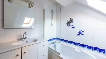 Serviettes fournies, papier toilette