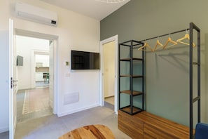 Blackout drapes, soundproofing, iron/ironing board, free WiFi - KleoSuites (Catania)