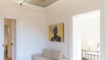 Deluxe Double Room | 1 bedroom, blackout curtains, soundproofing, iron/ironing board