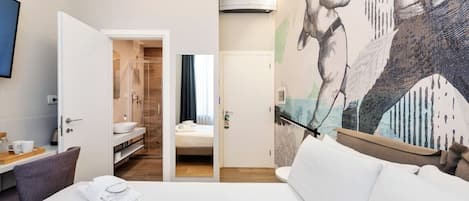 101 - Economy double Room | Minibar, in-room safe, desk, iron/ironing board