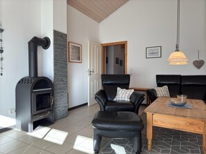 House | Living room - Ferienhaus mit Kaminofen in Burhave (Butjadingen)