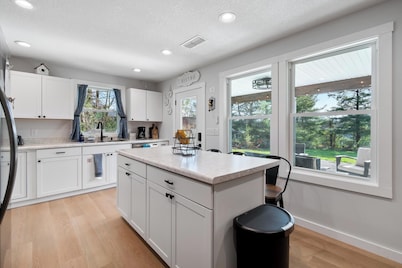 White Oak Cottage - Resort Pool, Boat Slip