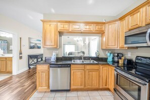 Casa geminada, várias camas (Coral Retreat) | Cozinha privada | Toalhas de papel