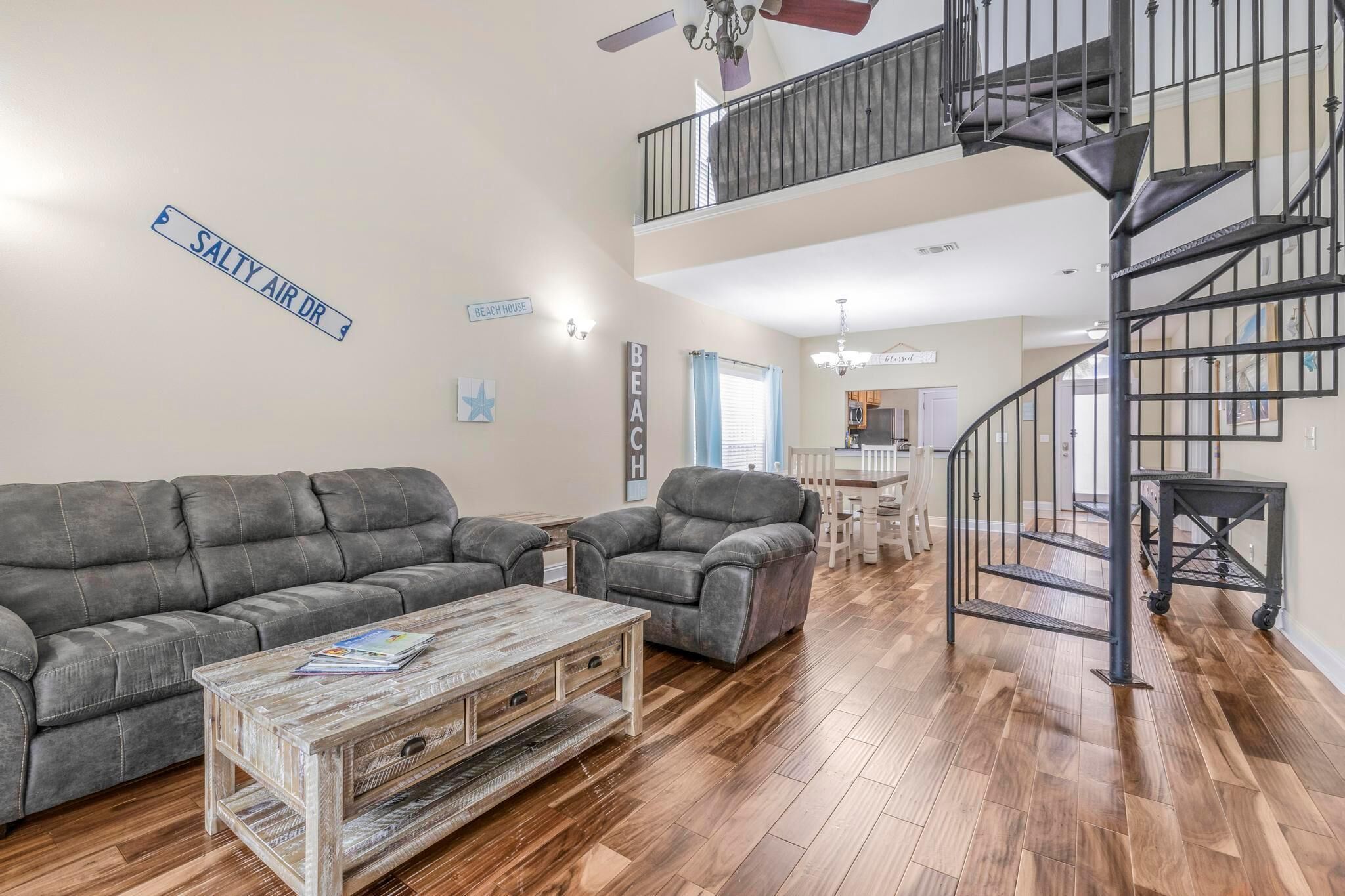 Townhouse, Beberapa Tempat Tidur (Coral Retreat) | Area keluarga | TV